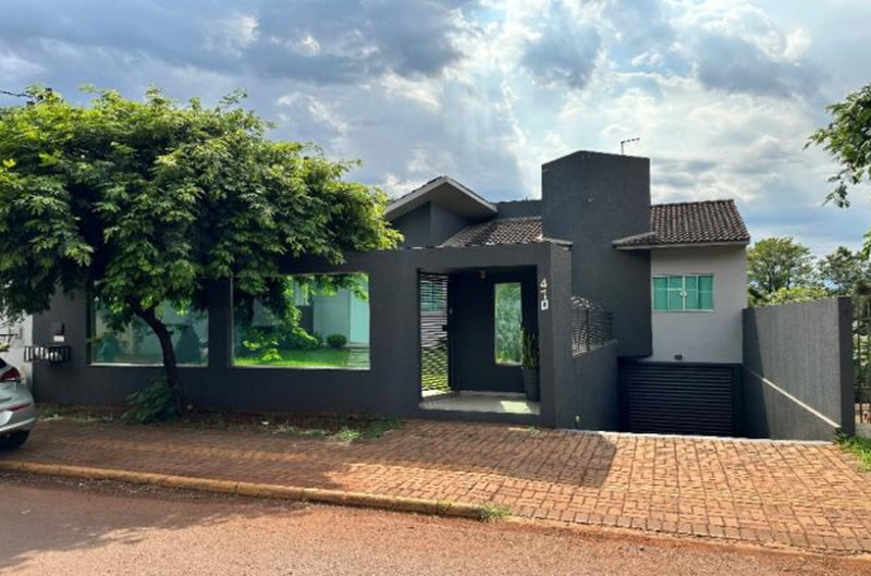 RESIDENCIA DE 330M² EM TERRENO DE 360M² - CAFELÂNDIA - PR