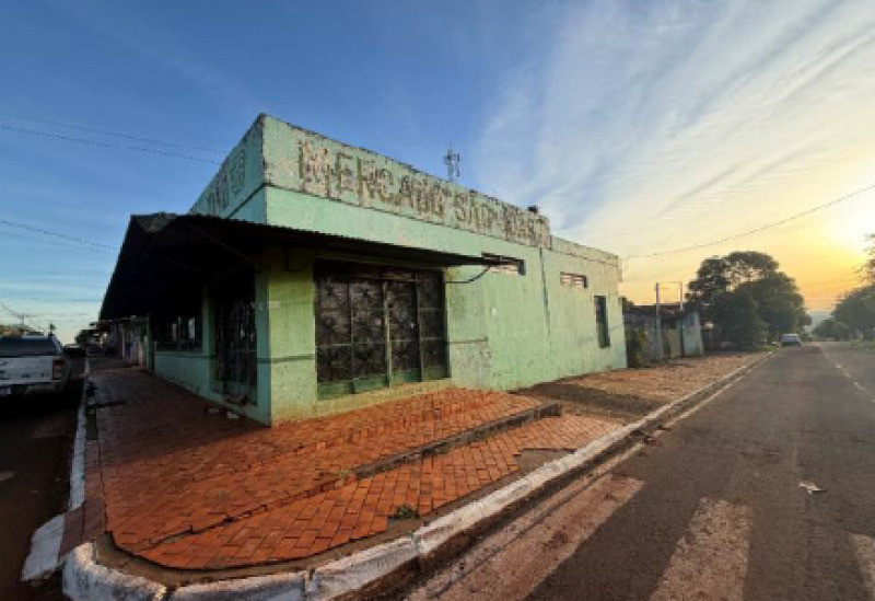 Imóvel com 320,00m² em terreno de 450,00m² (Jesuítas-PR)