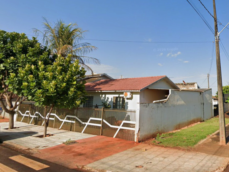 Foto de IMÓVEL RESIDENCIAL DE 190m² EM TERRENO DE 256m² - JESUITAS - PR
