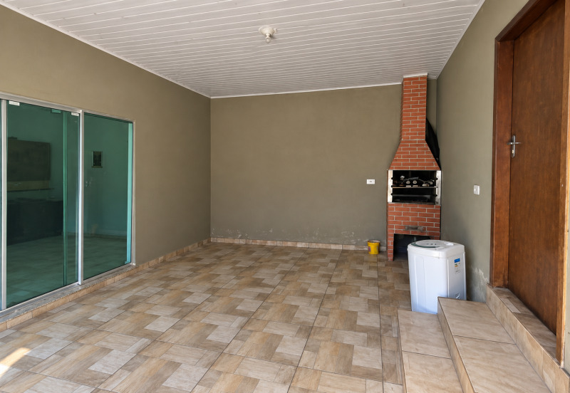 Casa com 4 quartos no Santa Terezinha (foto 4 de 18)