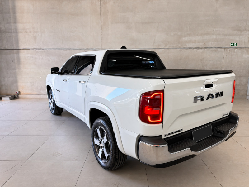 Foto 8 de 19: RAM/RAMPAGE LARAMIE DS - 2023/2024