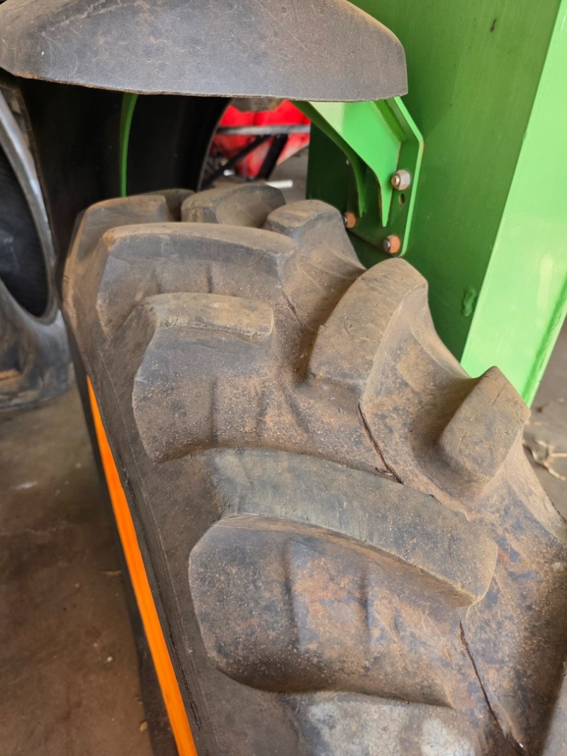 Foto 30 de 31: Pulverizador Autopropelido Stara 2300 Hydro 4x4 2014