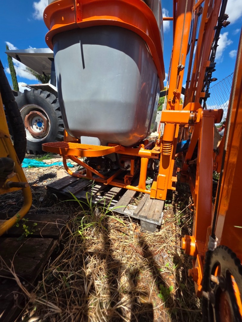Foto 11 de 28: Pulverizador Jacto Condor 800 ano 2019