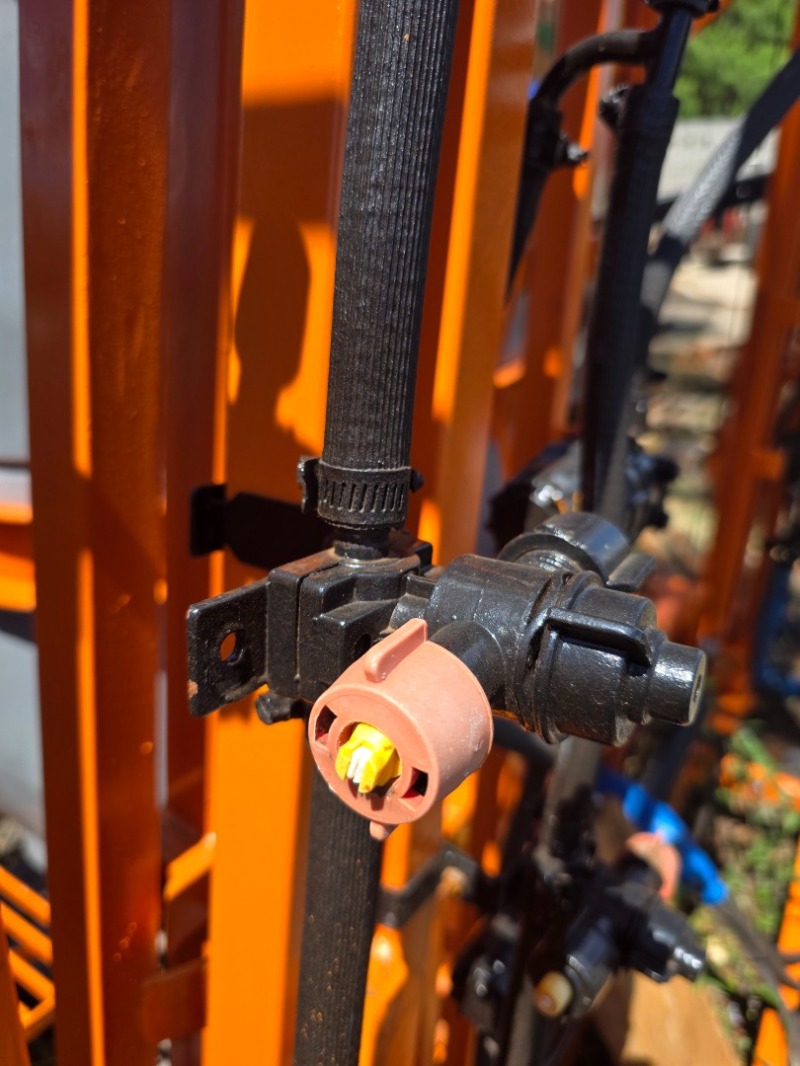 Foto 16 de 28: Pulverizador Jacto Condor 800 ano 2019