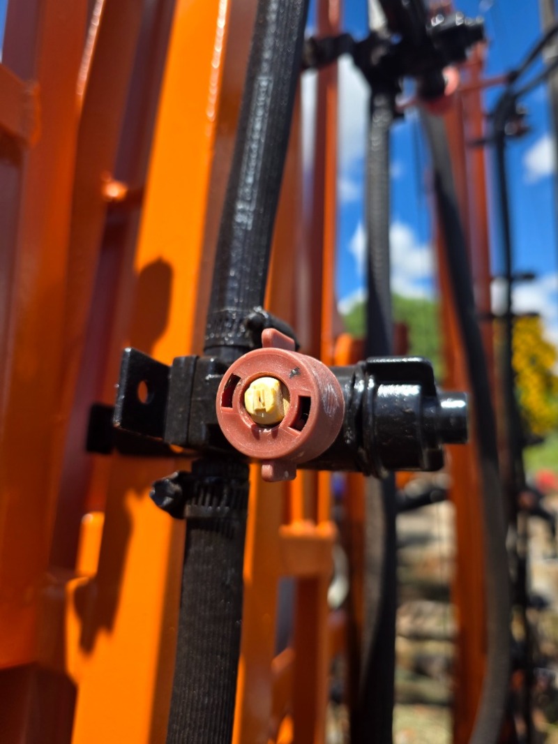 Foto 17 de 28: Pulverizador Jacto Condor 800 ano 2019