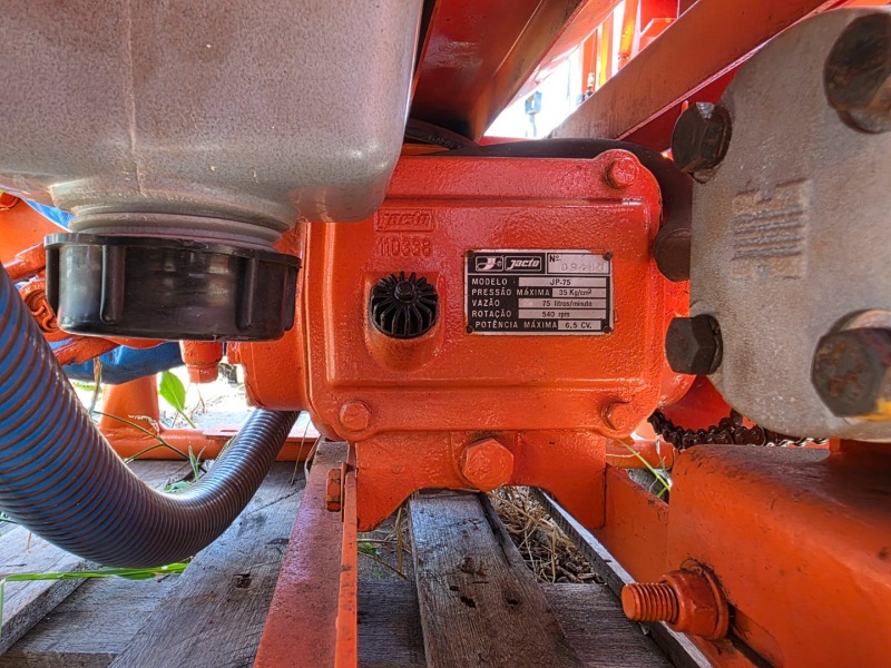 Foto 22 de 28: Pulverizador Jacto Condor 800 ano 2019