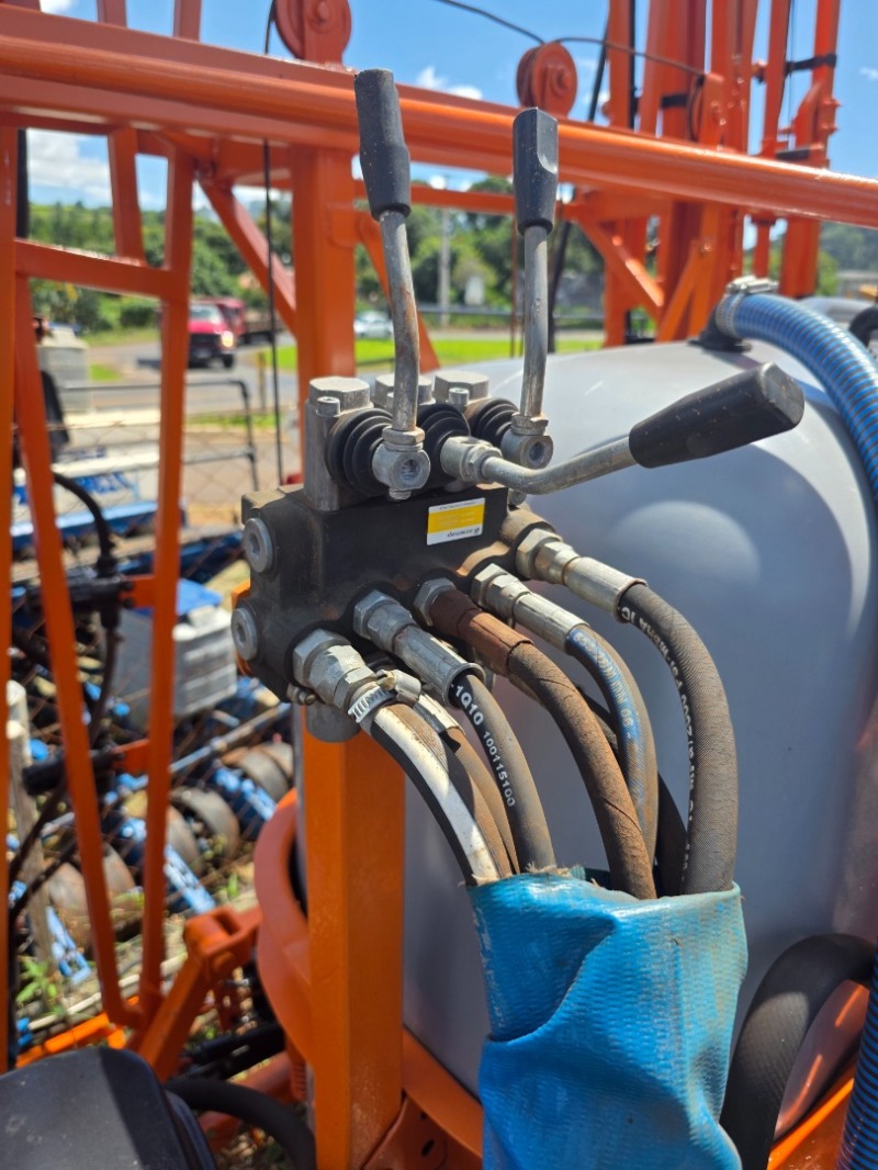 Foto 25 de 28: Pulverizador Jacto Condor 800 ano 2019